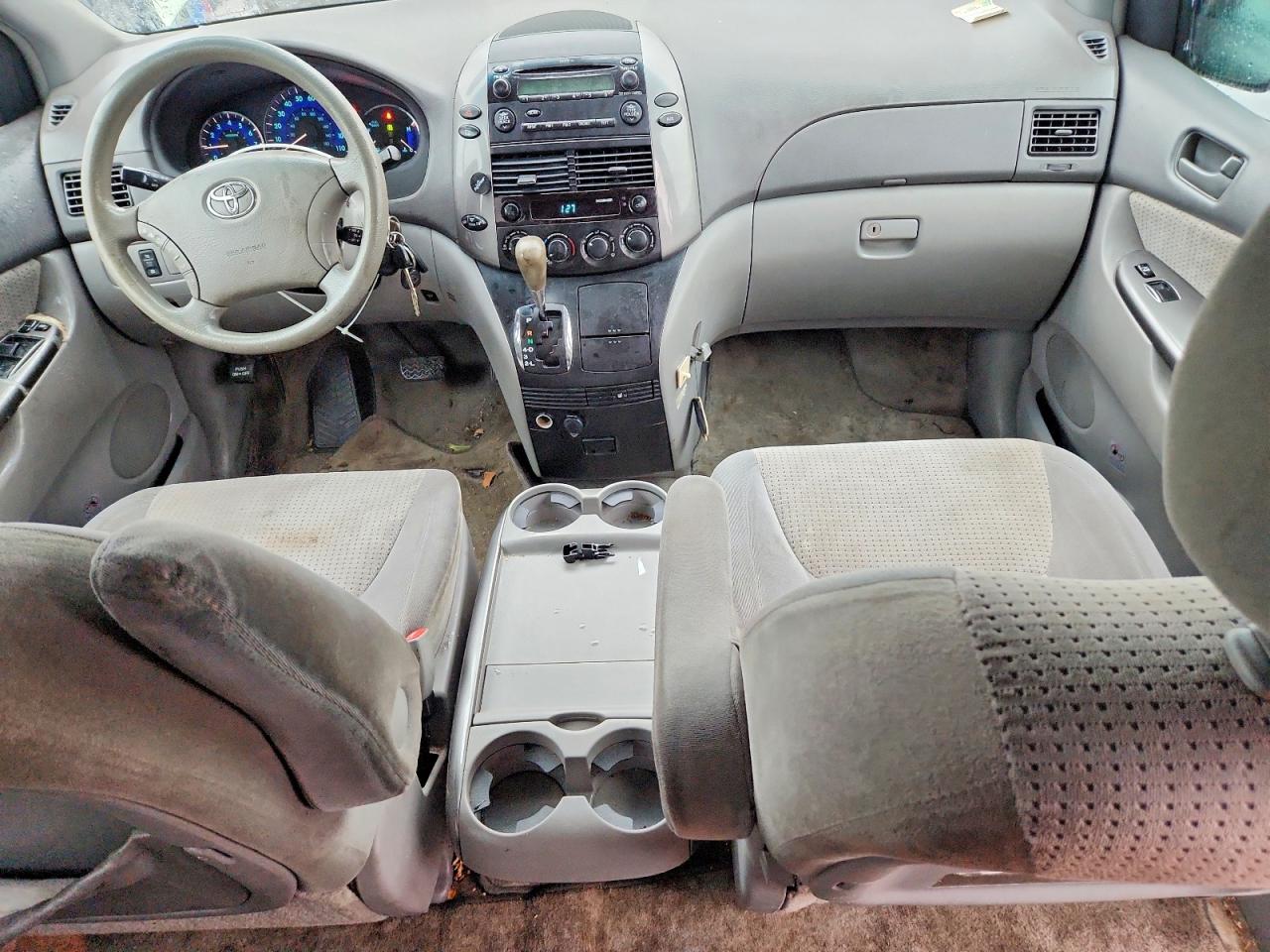 2006 TOYOTA SIENNA