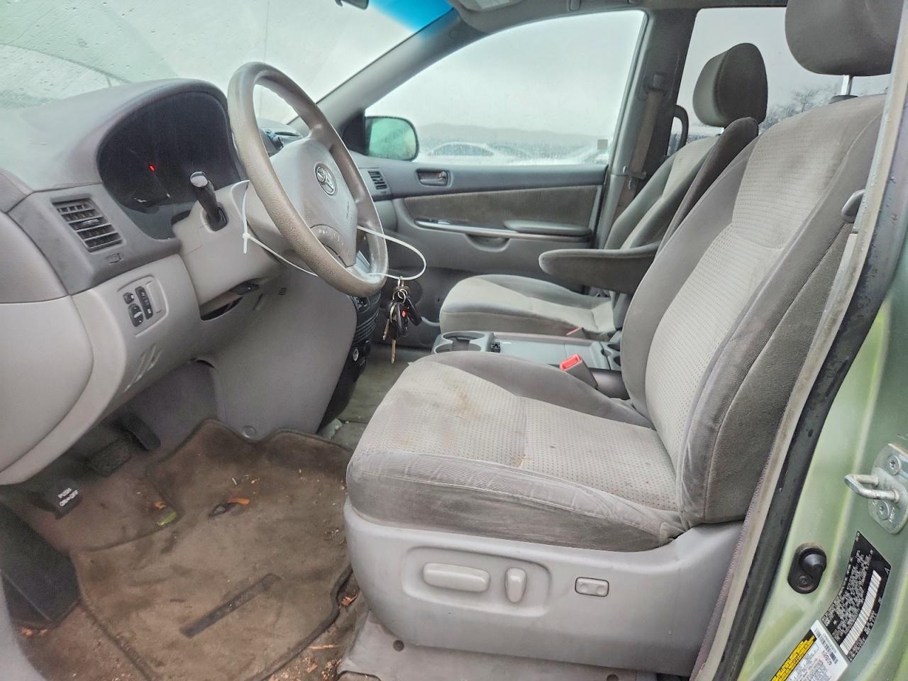 2006 TOYOTA SIENNA