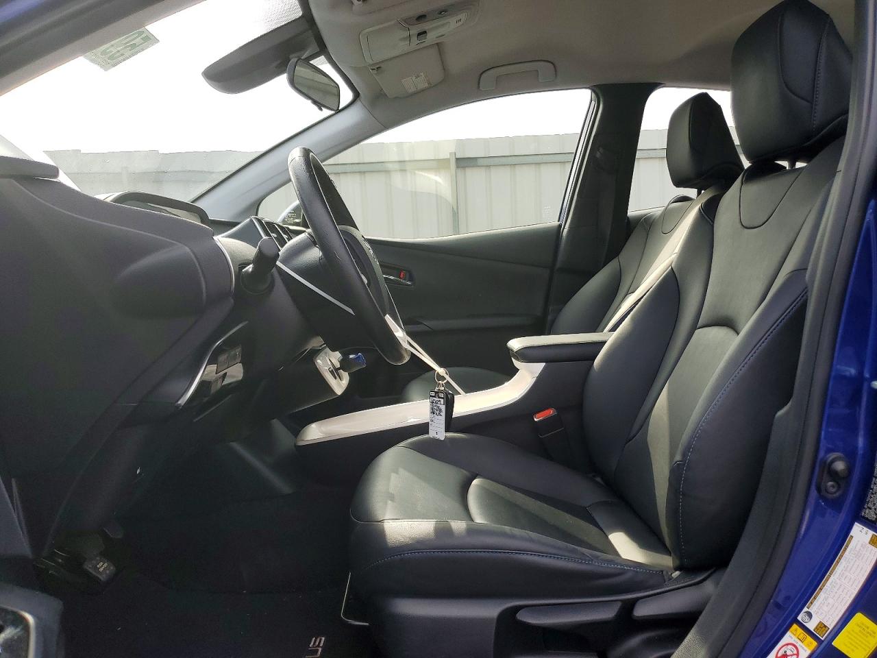 2016 TOYOTA PRIUS