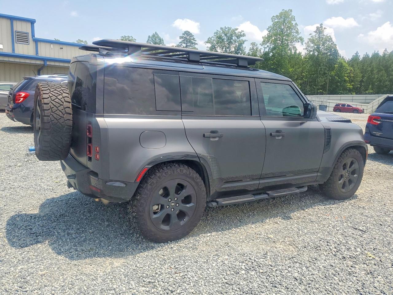 2025 LAND ROVER DEFENDER