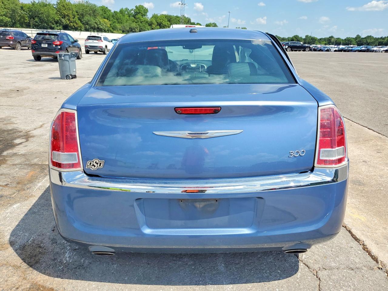 2011 CHRYSLER 300