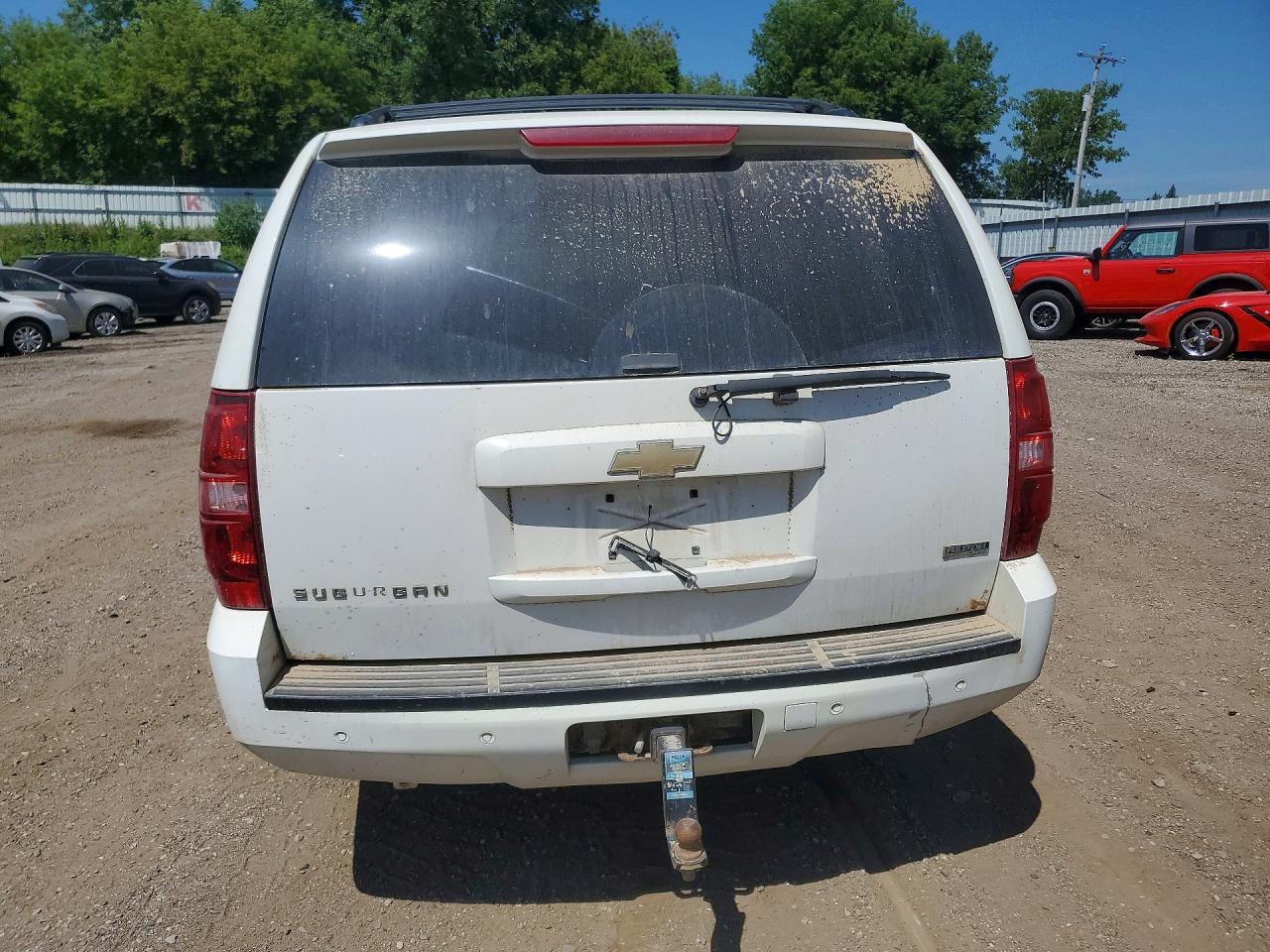 2011 CHEVROLET SUBURBAN