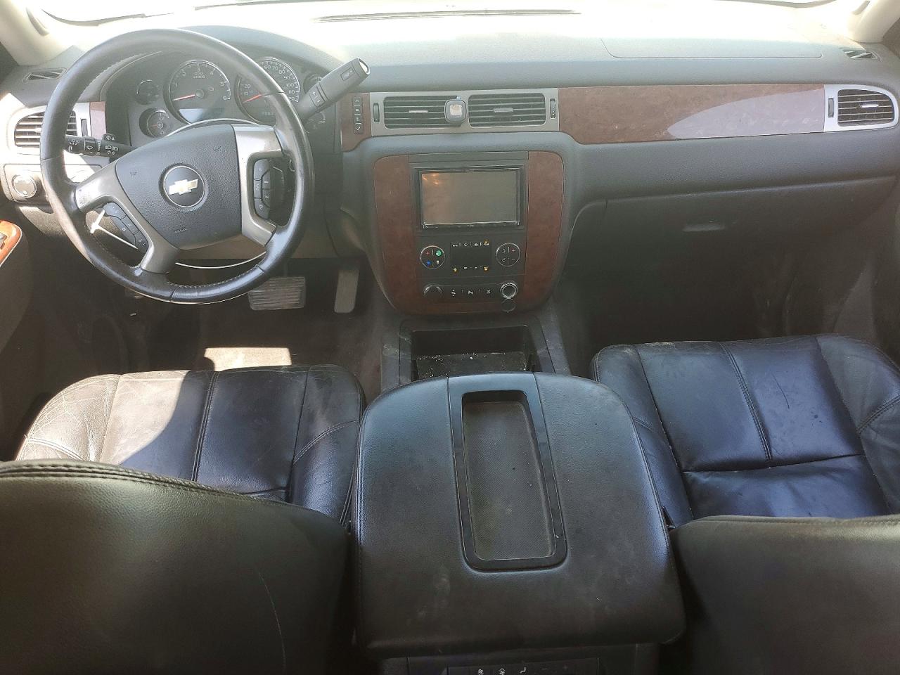 2011 CHEVROLET SUBURBAN