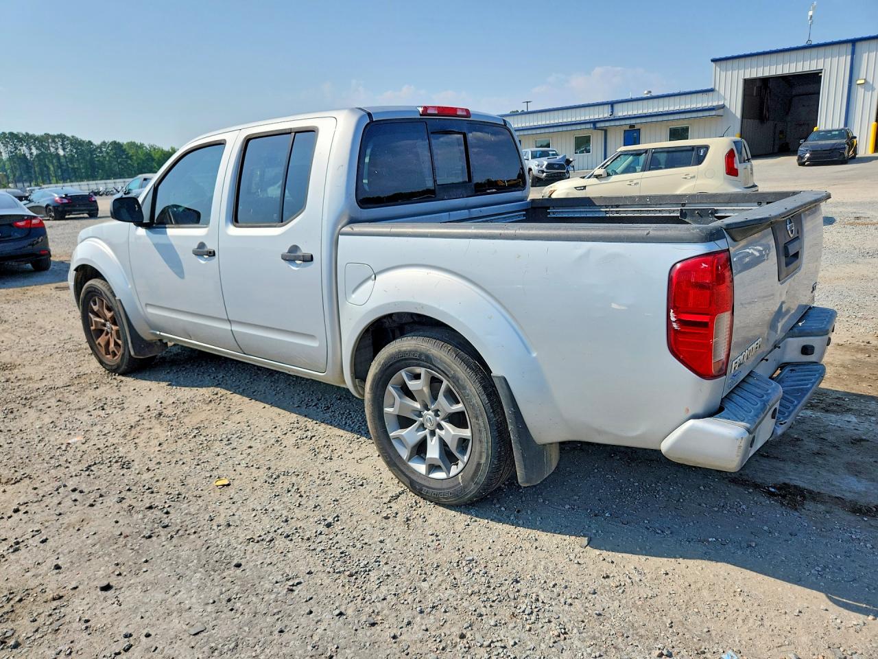 2020 NISSAN FRONTIER