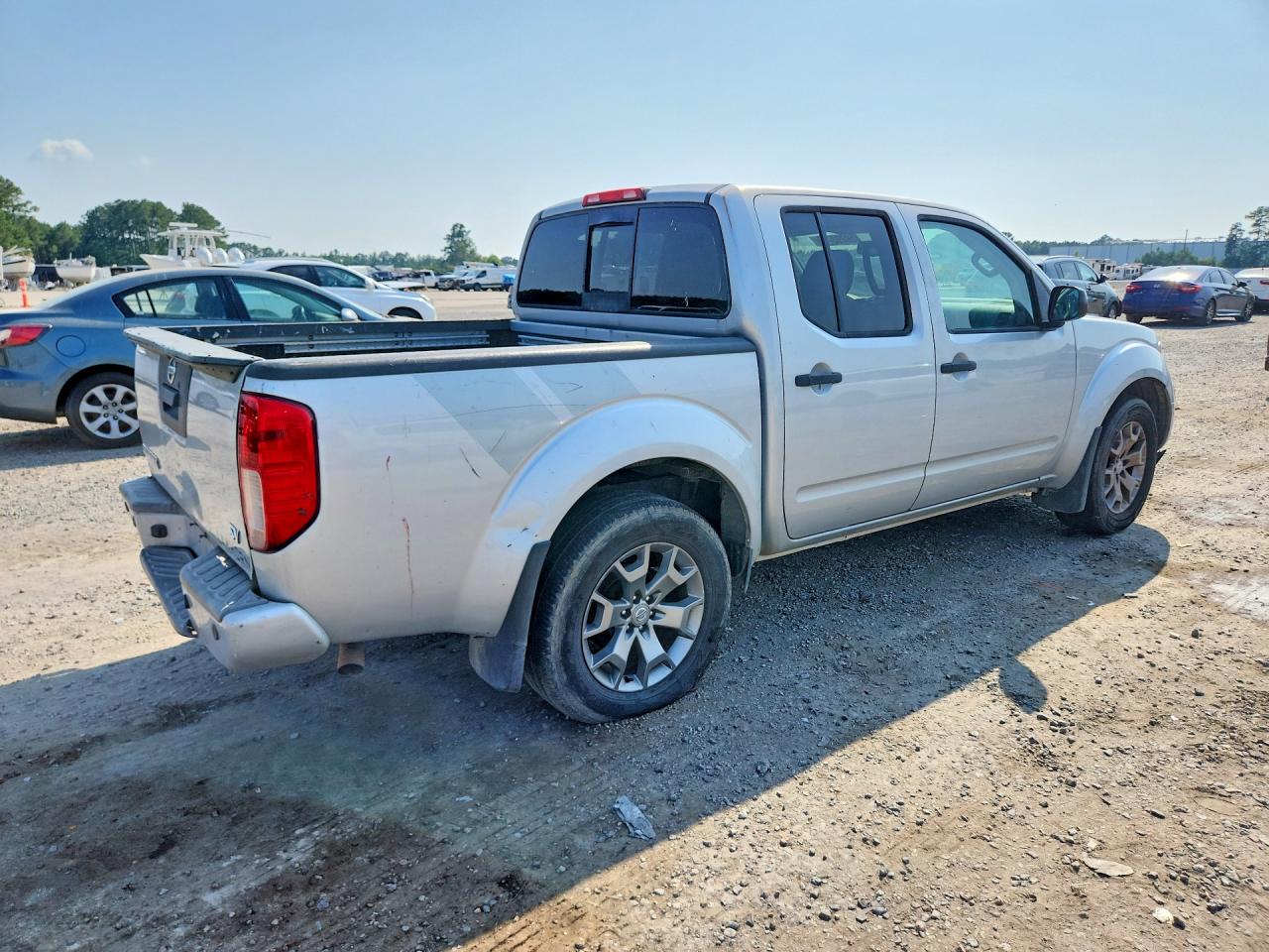 2020 NISSAN FRONTIER