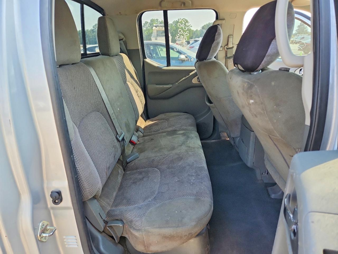 2020 NISSAN FRONTIER