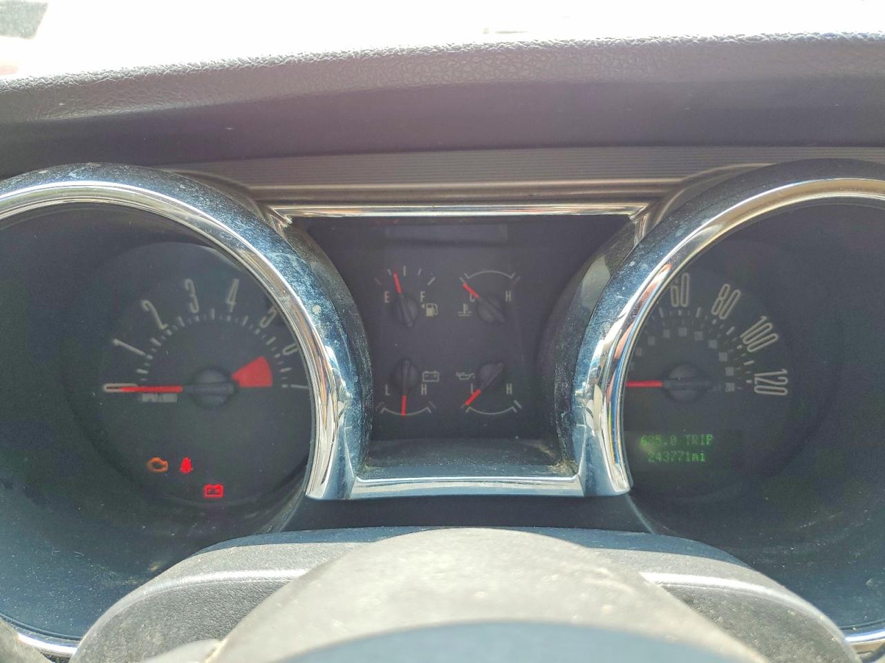 2005 FORD MUSTANG