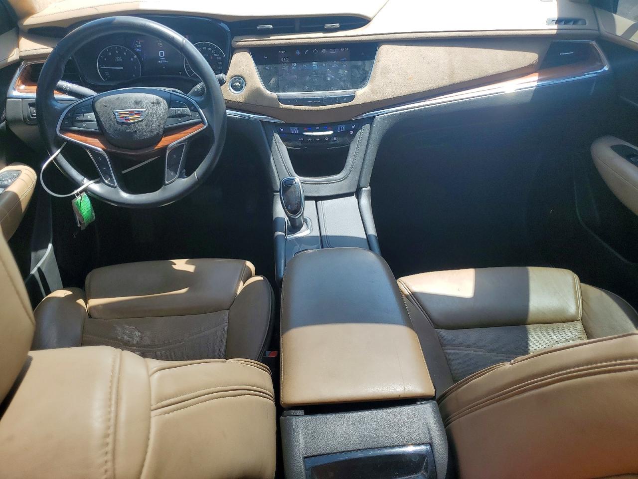 2017 CADILLAC XT5