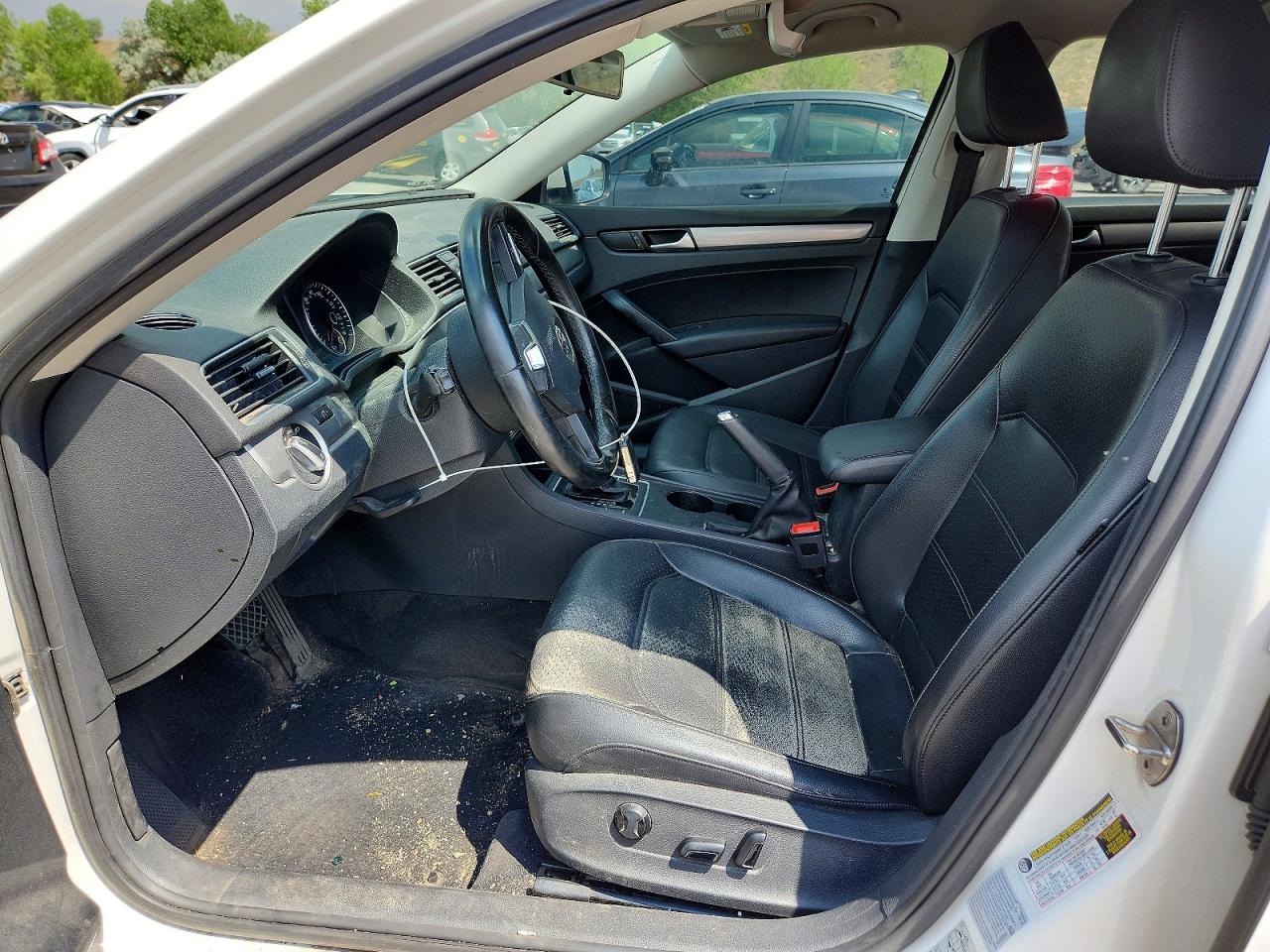 2015 VOLKSWAGEN PASSAT