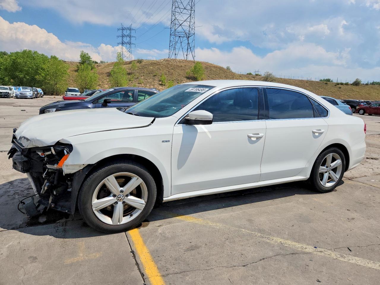 2015 VOLKSWAGEN PASSAT