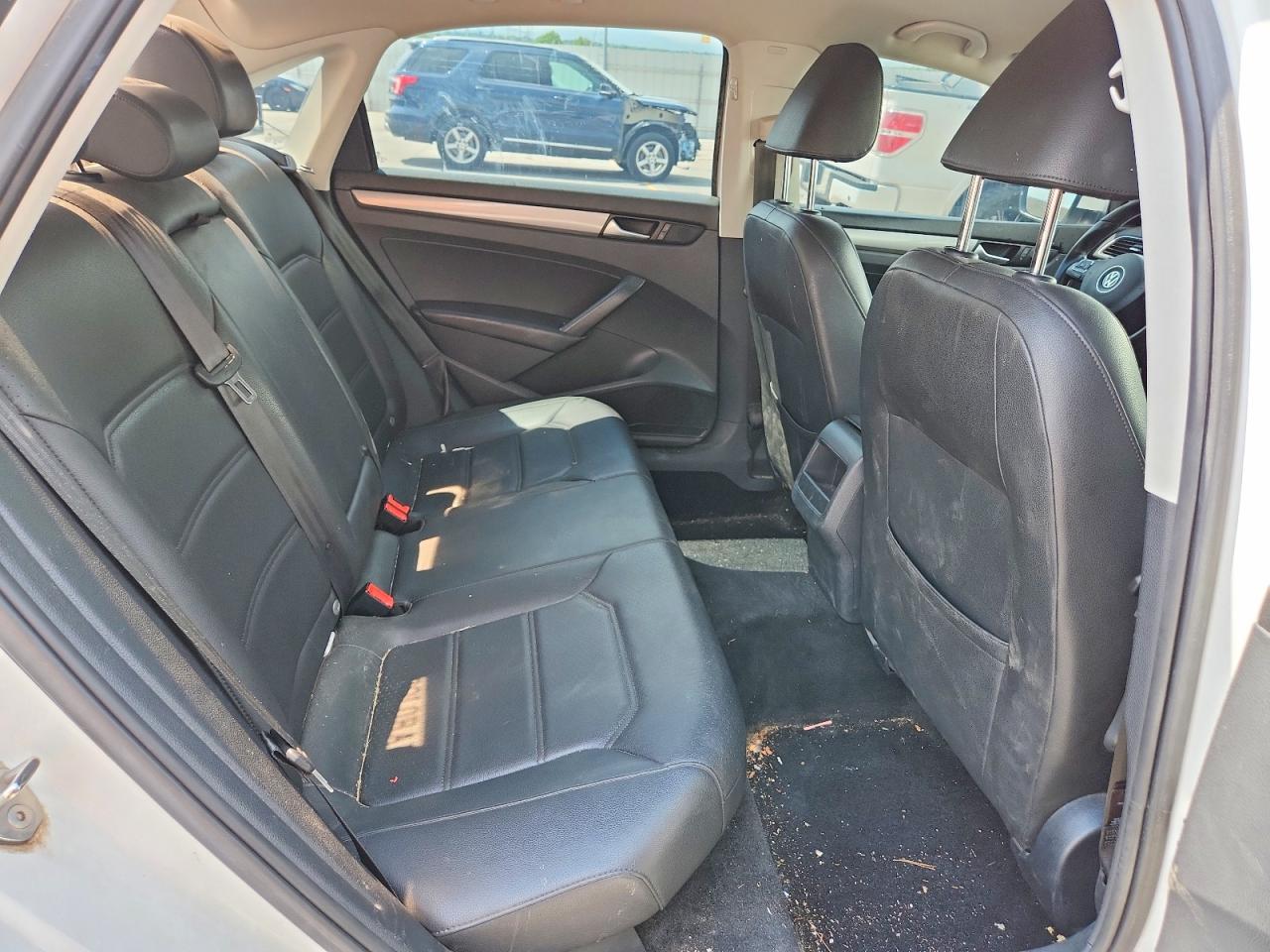 2015 VOLKSWAGEN PASSAT