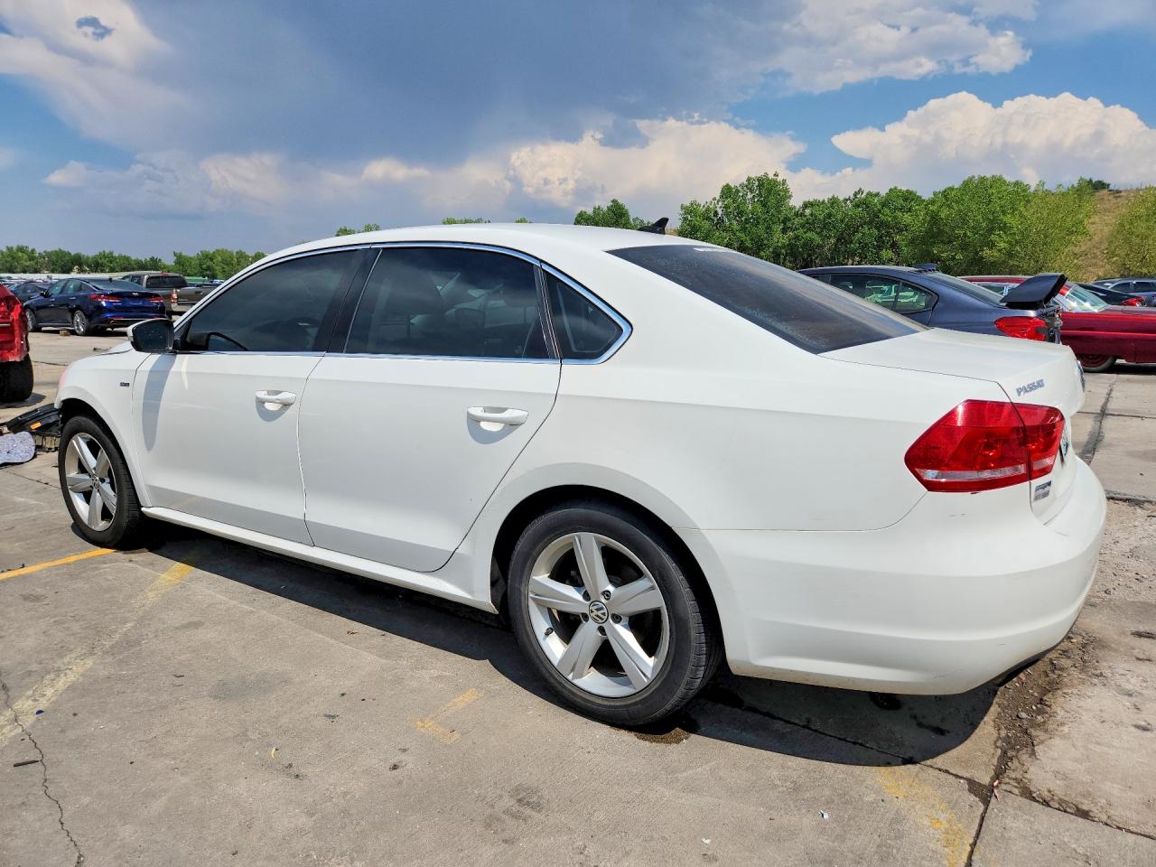 2015 VOLKSWAGEN PASSAT