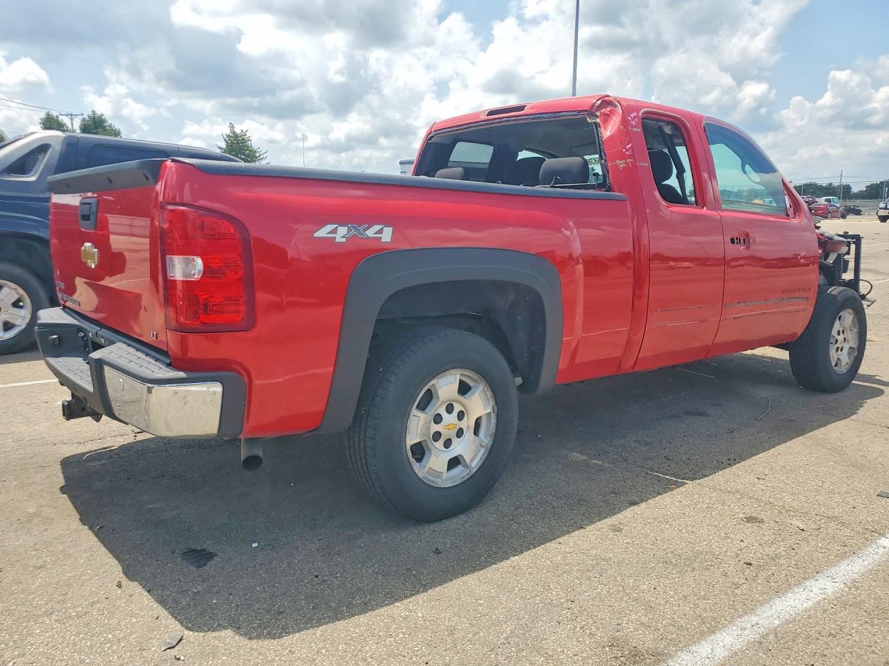 2011 CHEVROLET SILVERADO