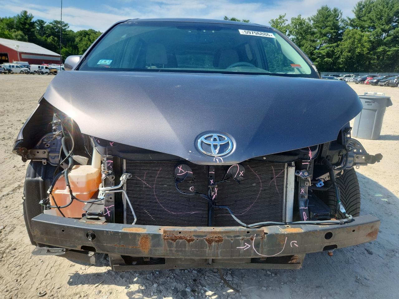 2014 TOYOTA SIENNA