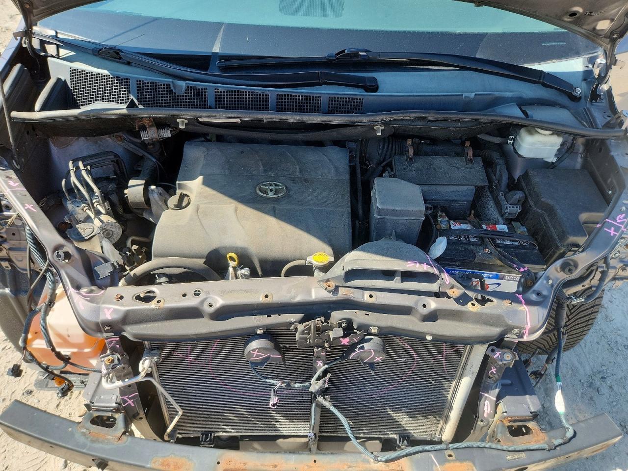 2014 TOYOTA SIENNA