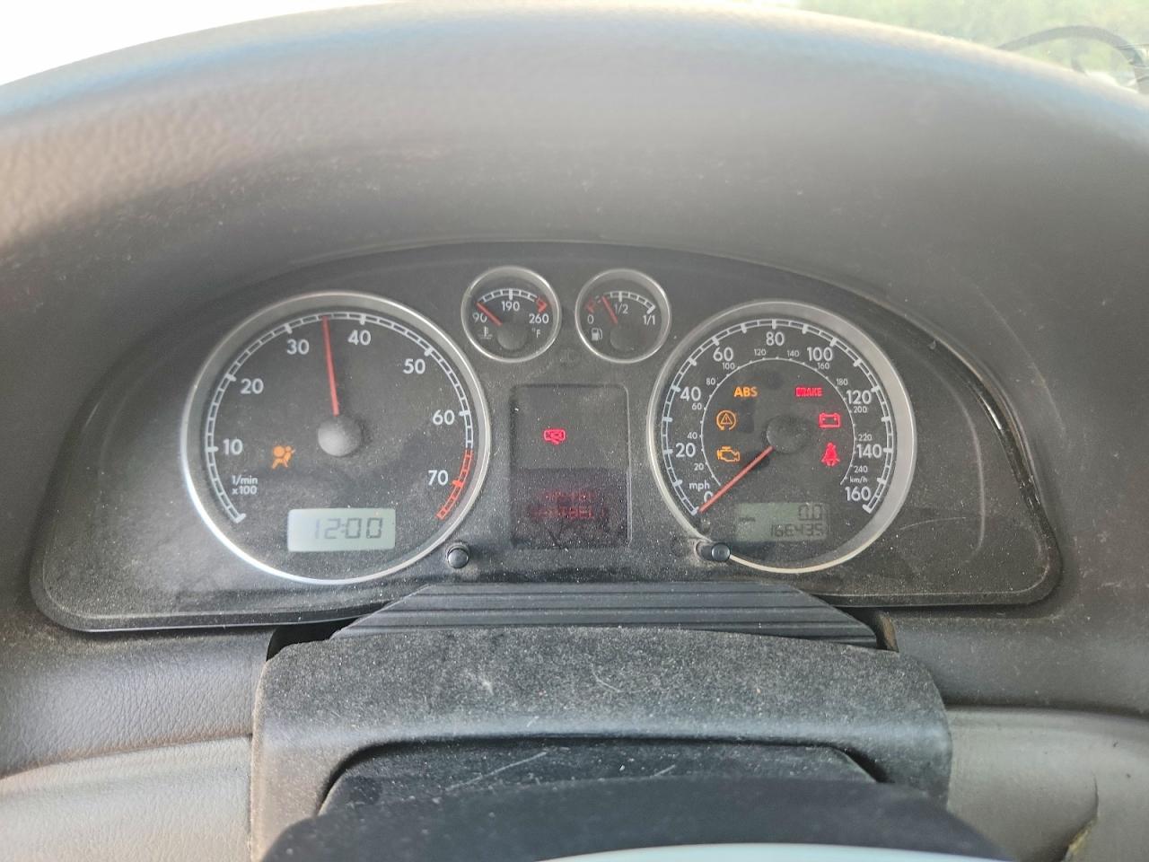 2004 VOLKSWAGEN PASSAT