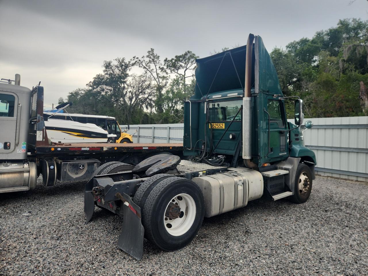 2017 MACK CXU613