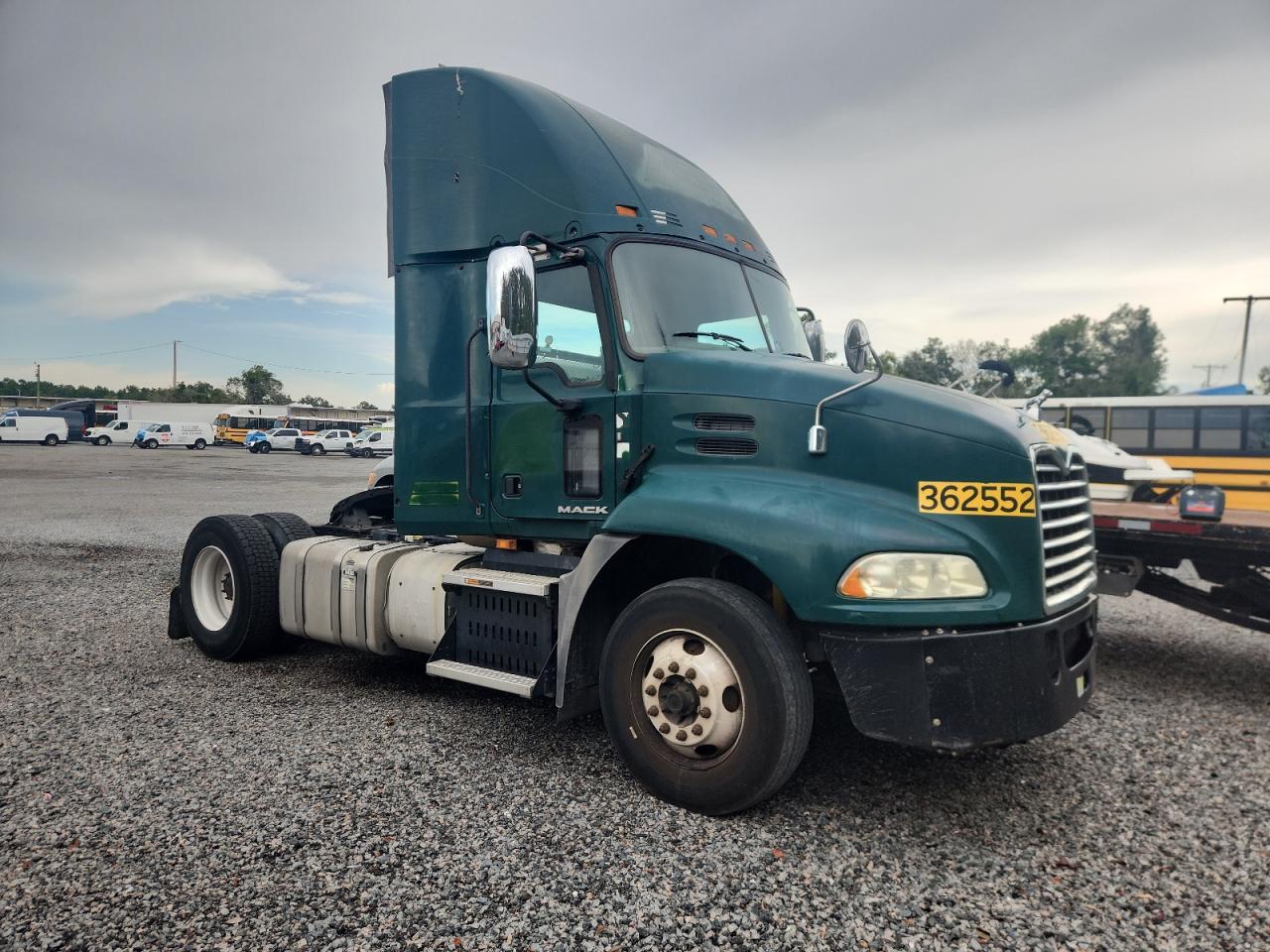 2017 MACK CXU613