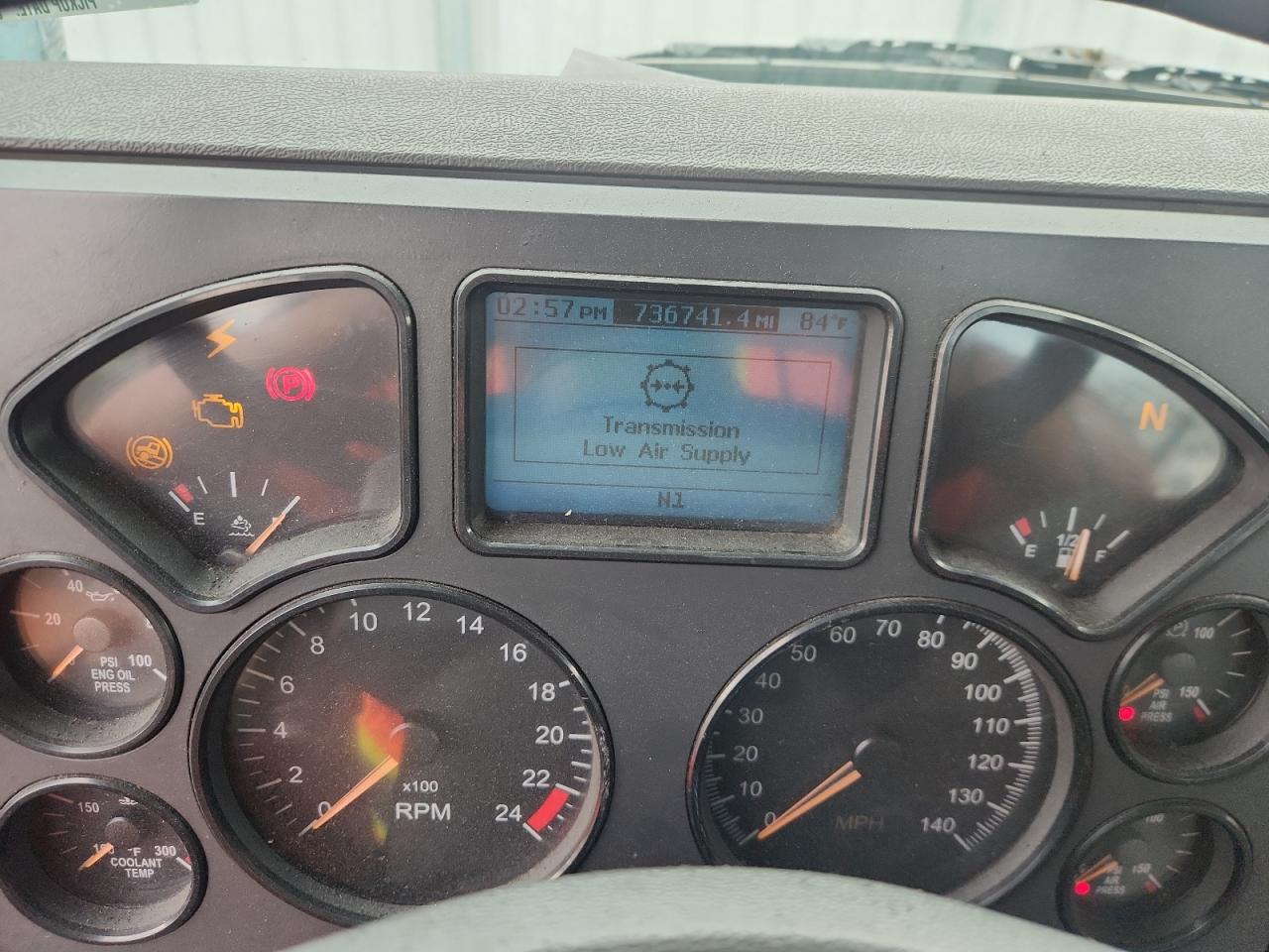 2017 MACK CXU613
