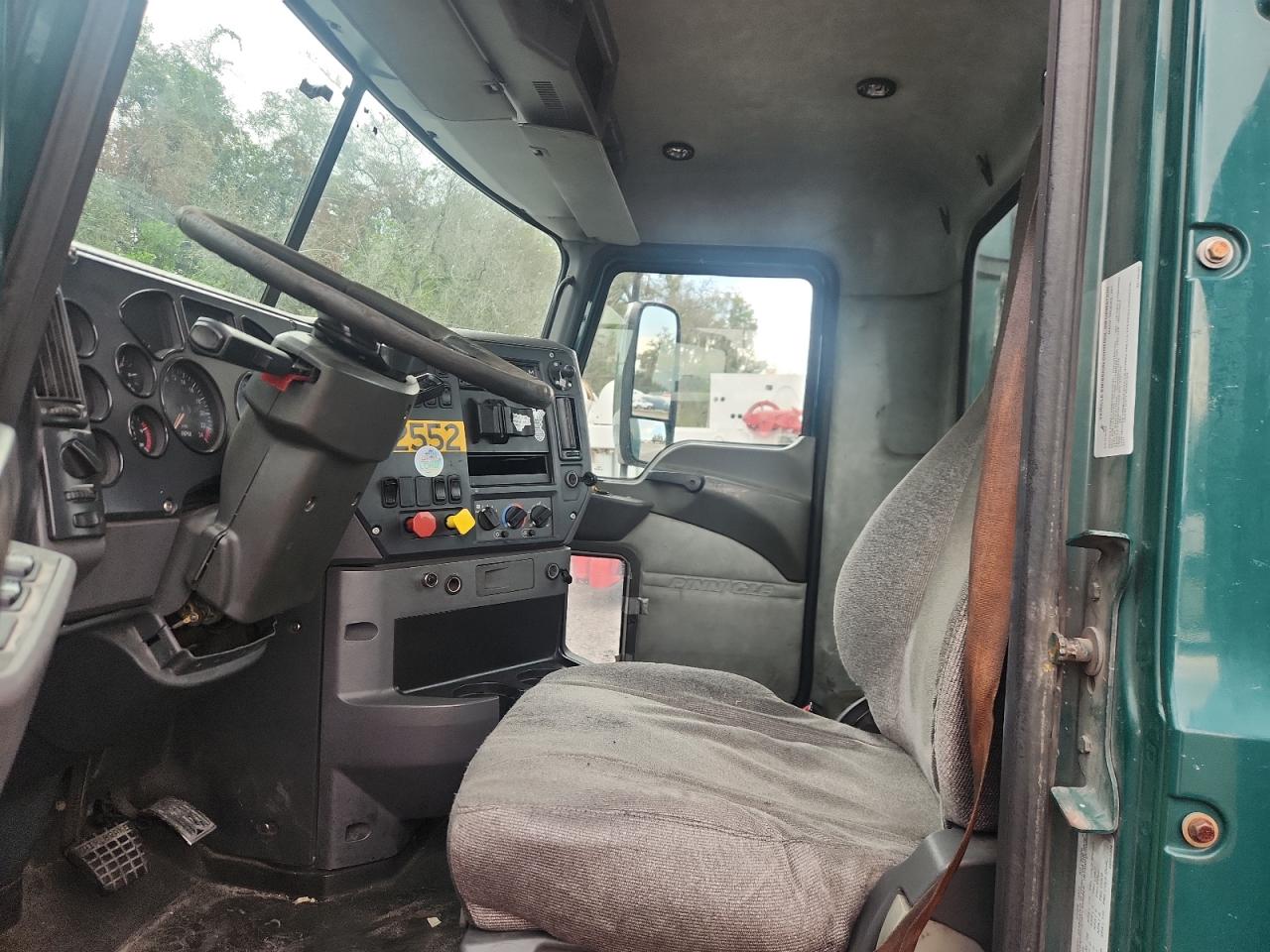 2017 MACK CXU613
