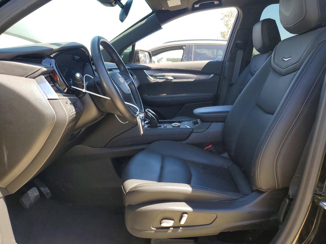 2025 CADILLAC XT6