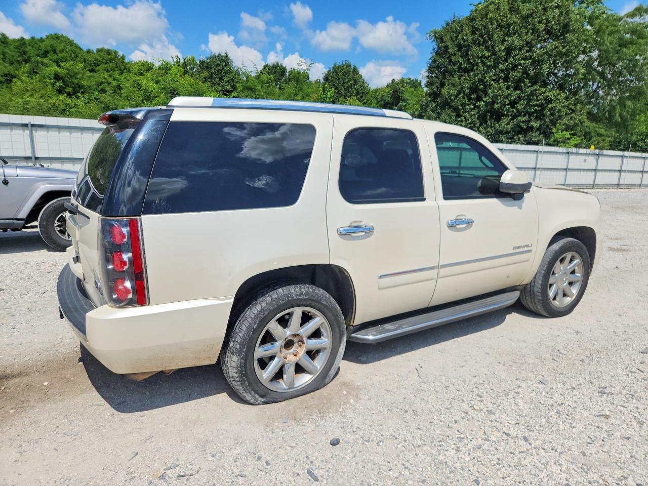 2014 GMC YUKON