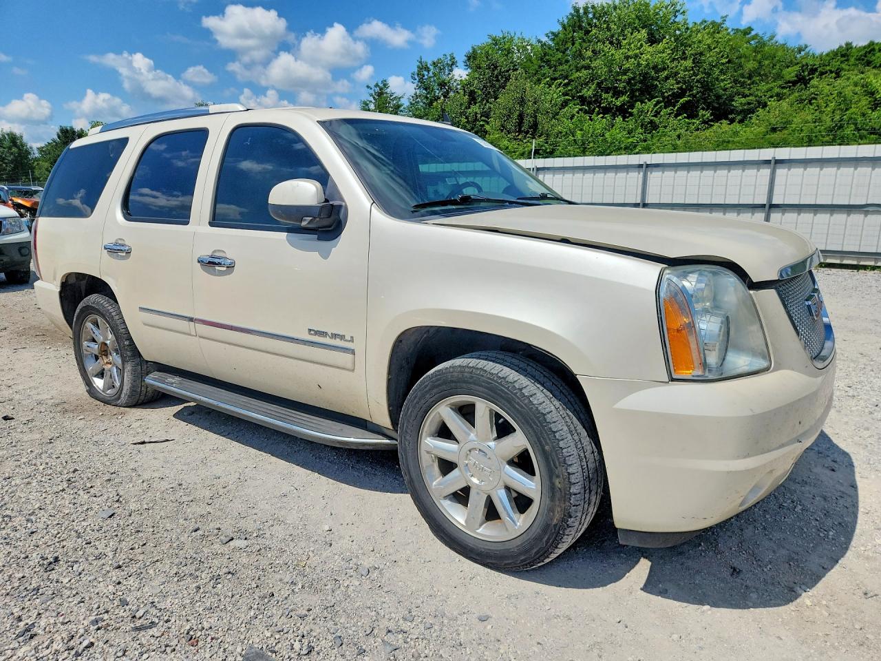 2014 GMC YUKON