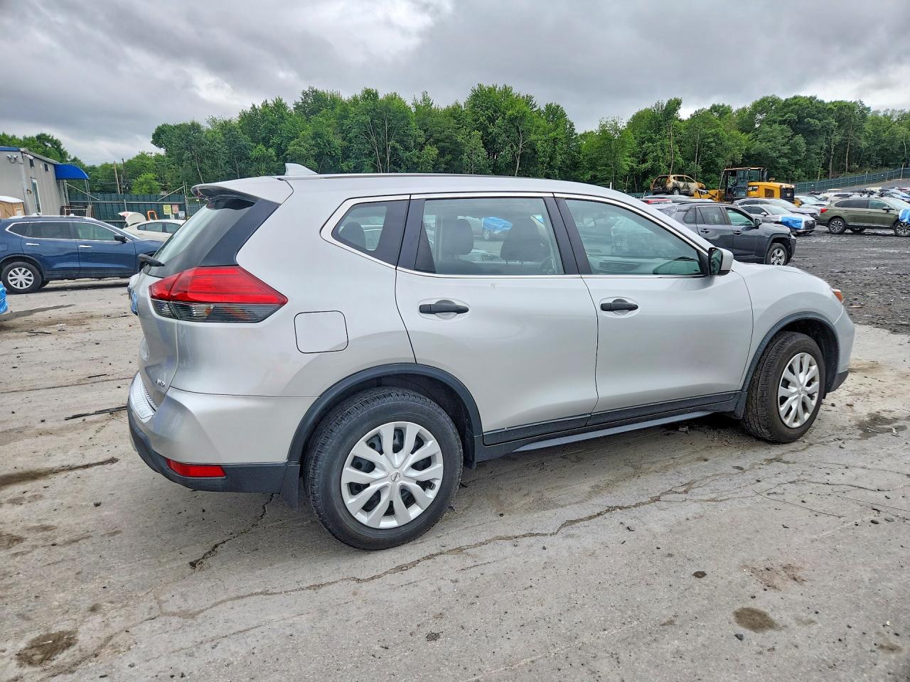 2017 NISSAN ROGUE