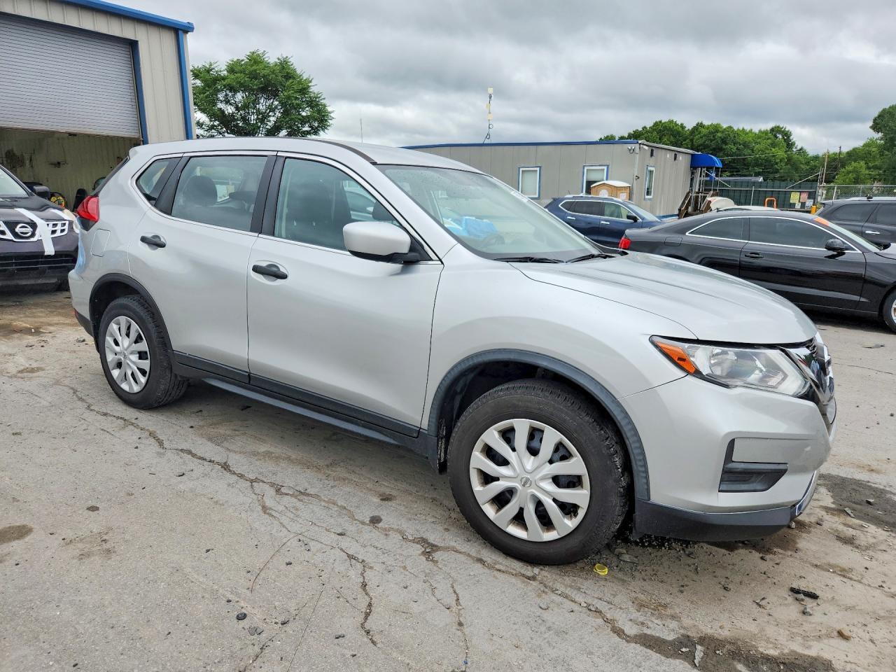2017 NISSAN ROGUE