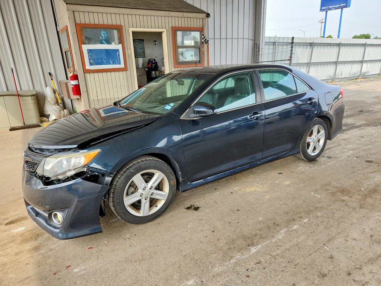2014 TOYOTA CAMRY