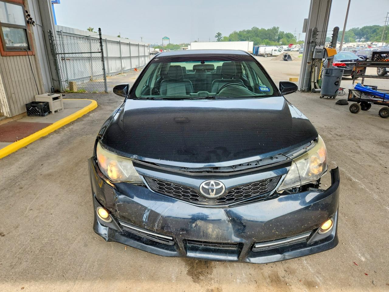 2014 TOYOTA CAMRY