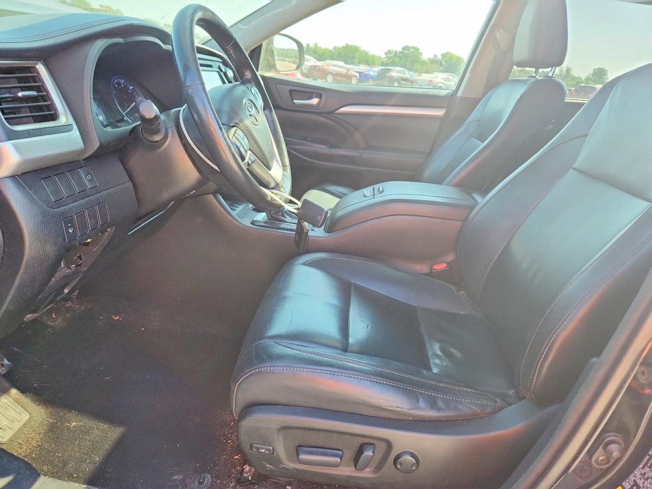 2015 TOYOTA HIGHLANDER