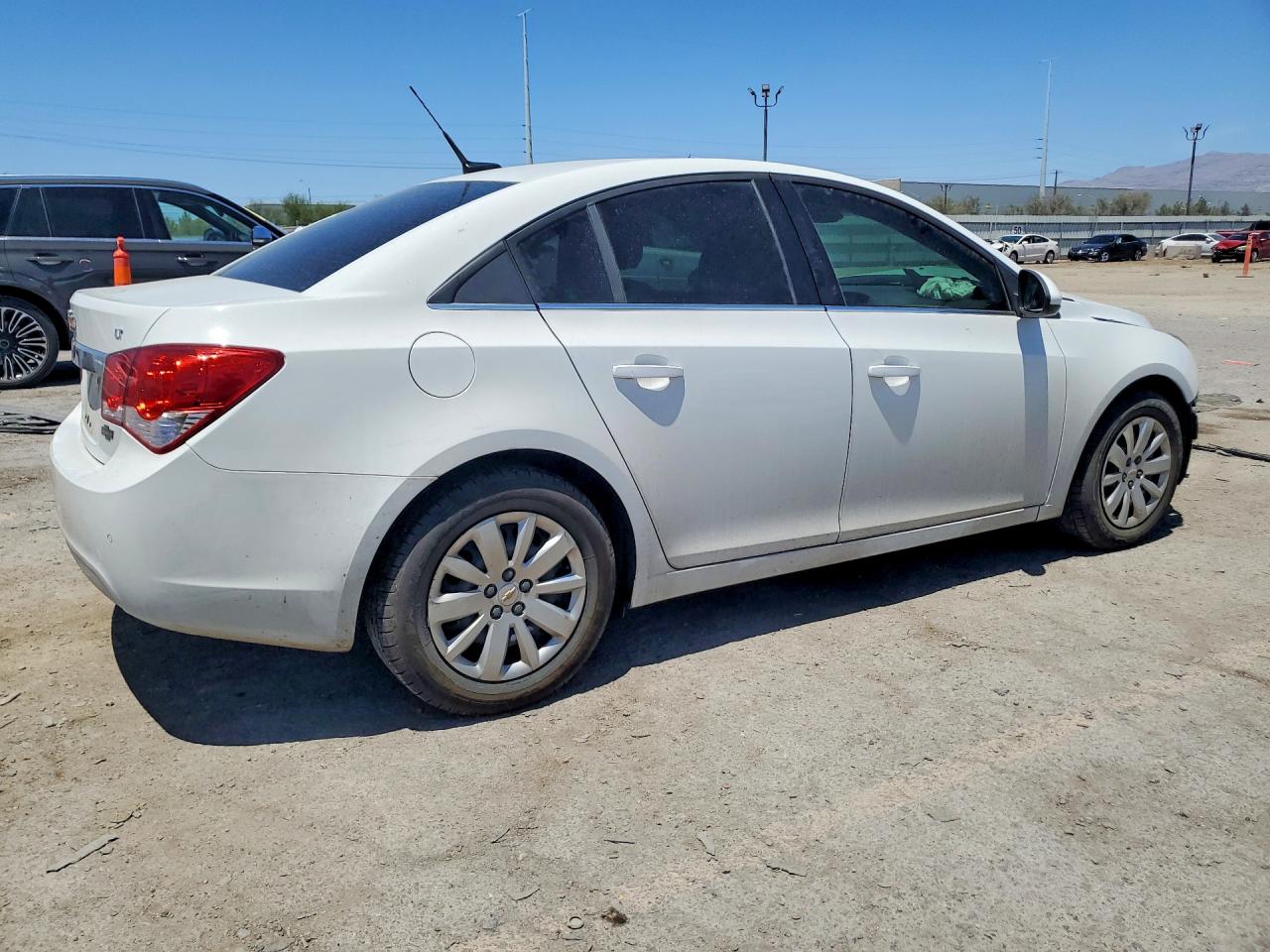 2011 CHEVROLET CRUZE