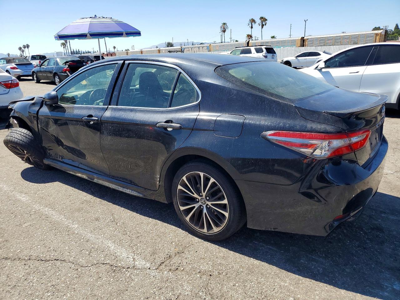 2018 TOYOTA CAMRY