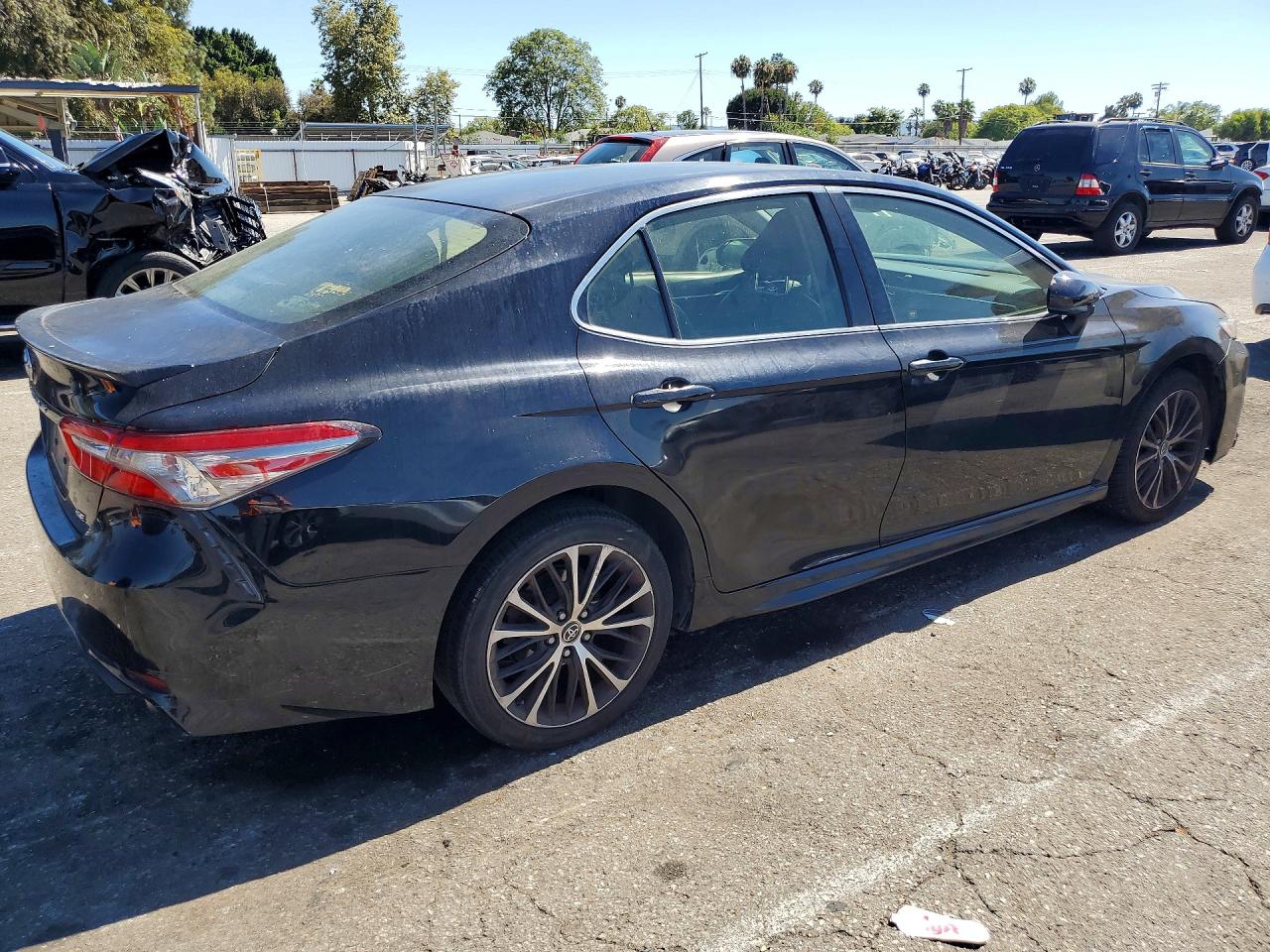 2018 TOYOTA CAMRY