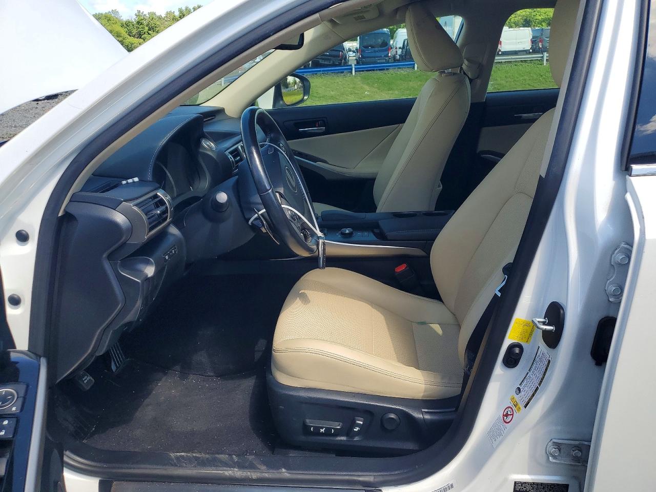 2016 LEXUS IS