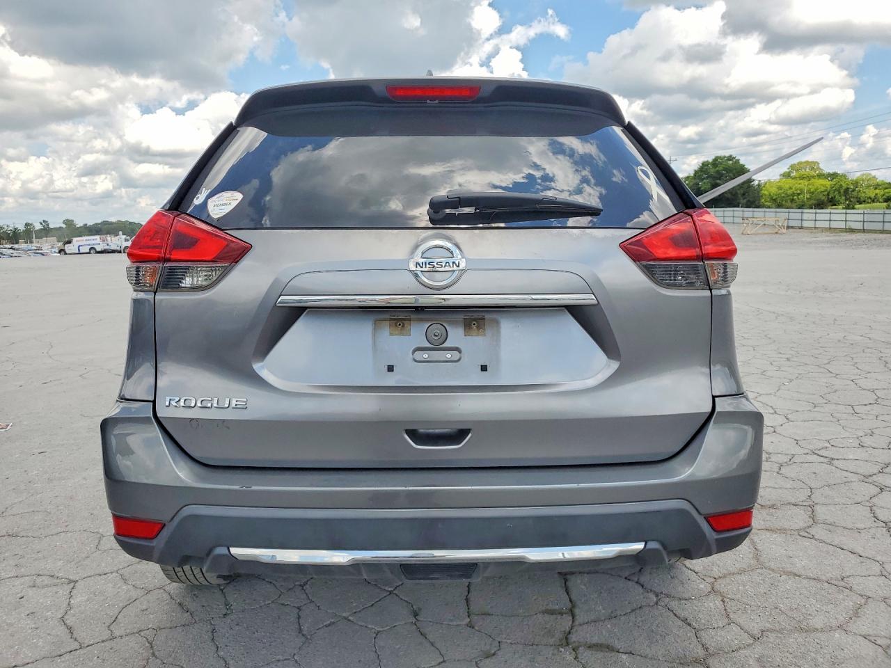 2017 NISSAN ROGUE