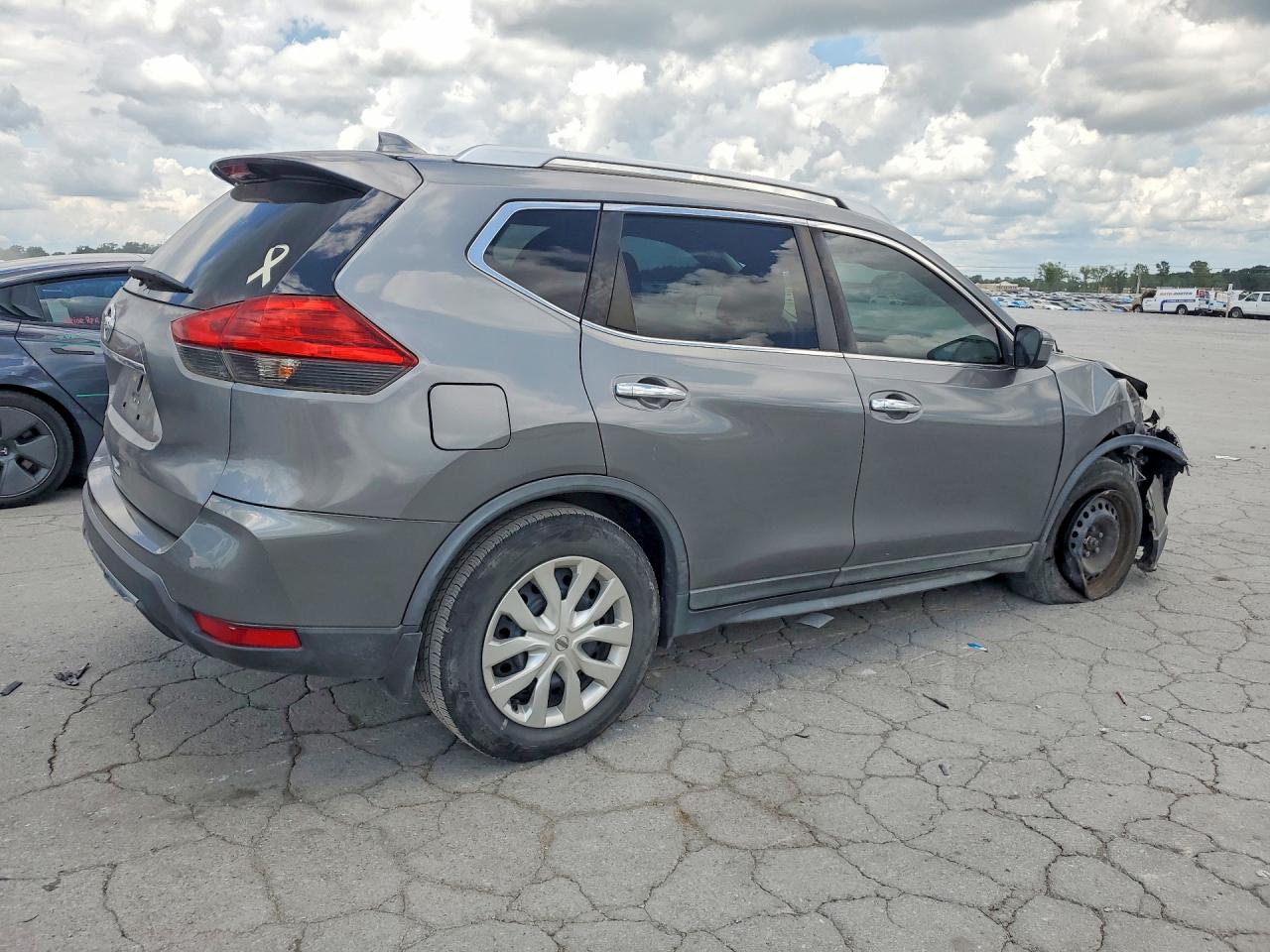 2017 NISSAN ROGUE