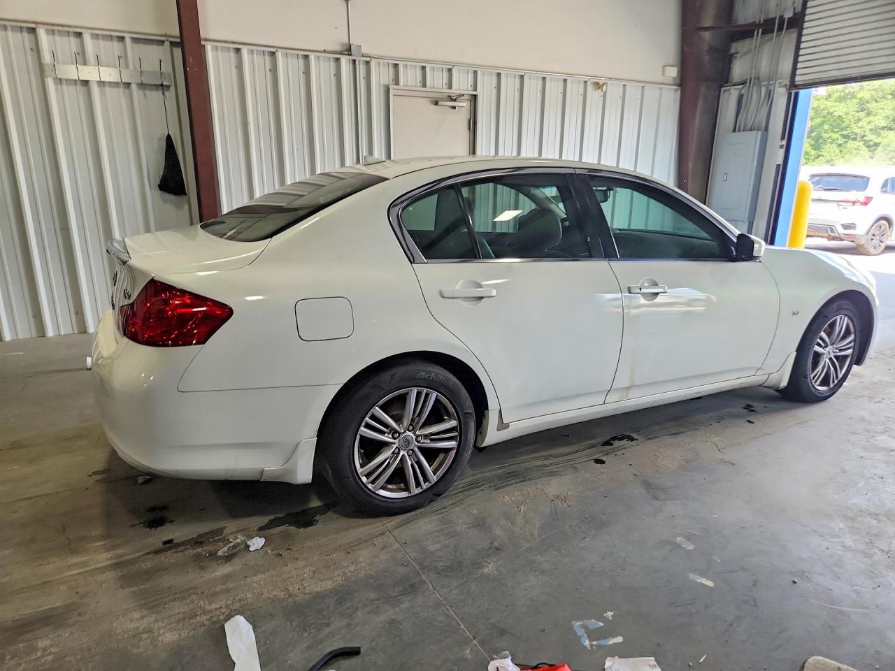 2015 INFINITI Q40
