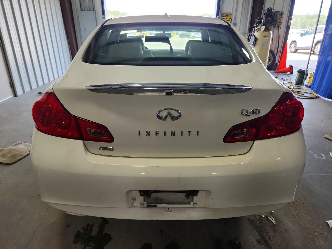 2015 INFINITI Q40