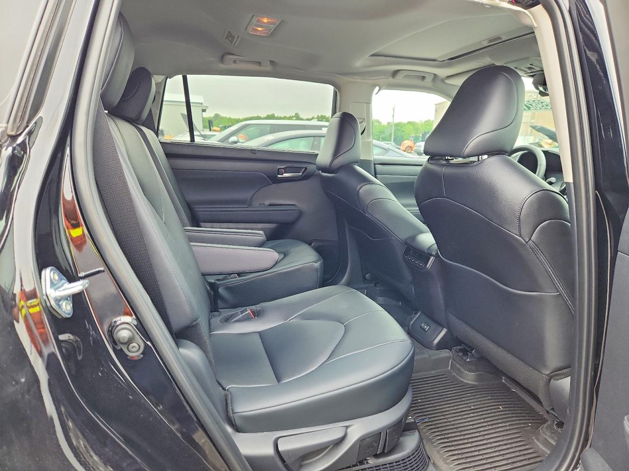2026 TOYOTA HIGHLANDER