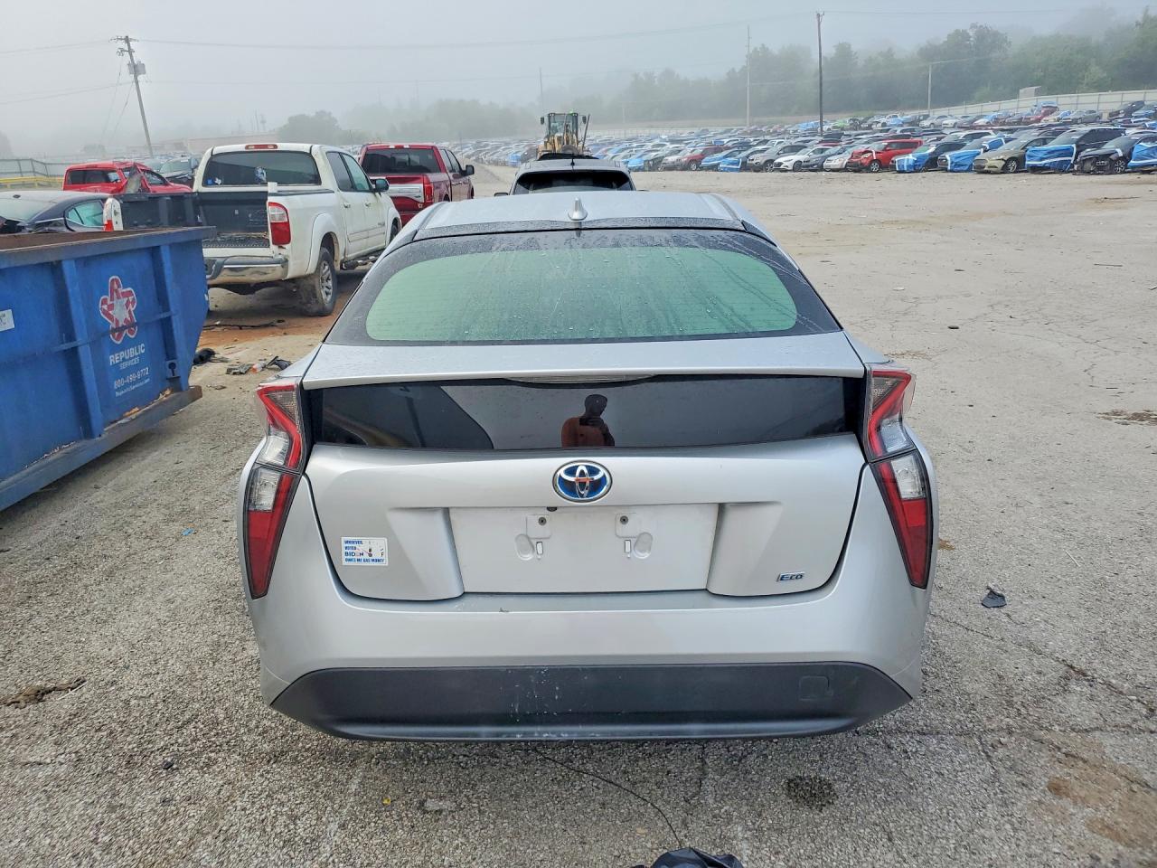 2016 TOYOTA PRIUS