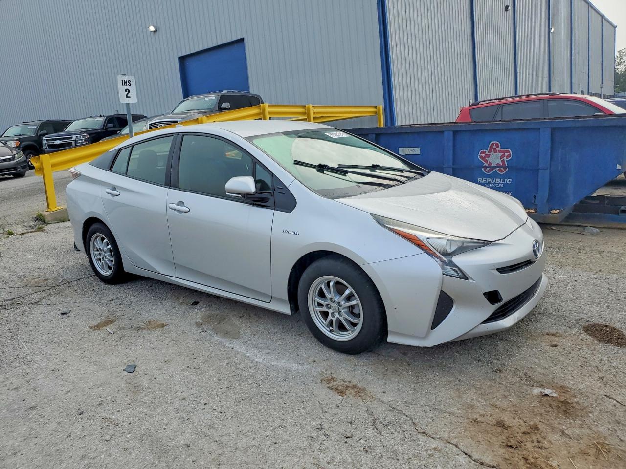 2016 TOYOTA PRIUS