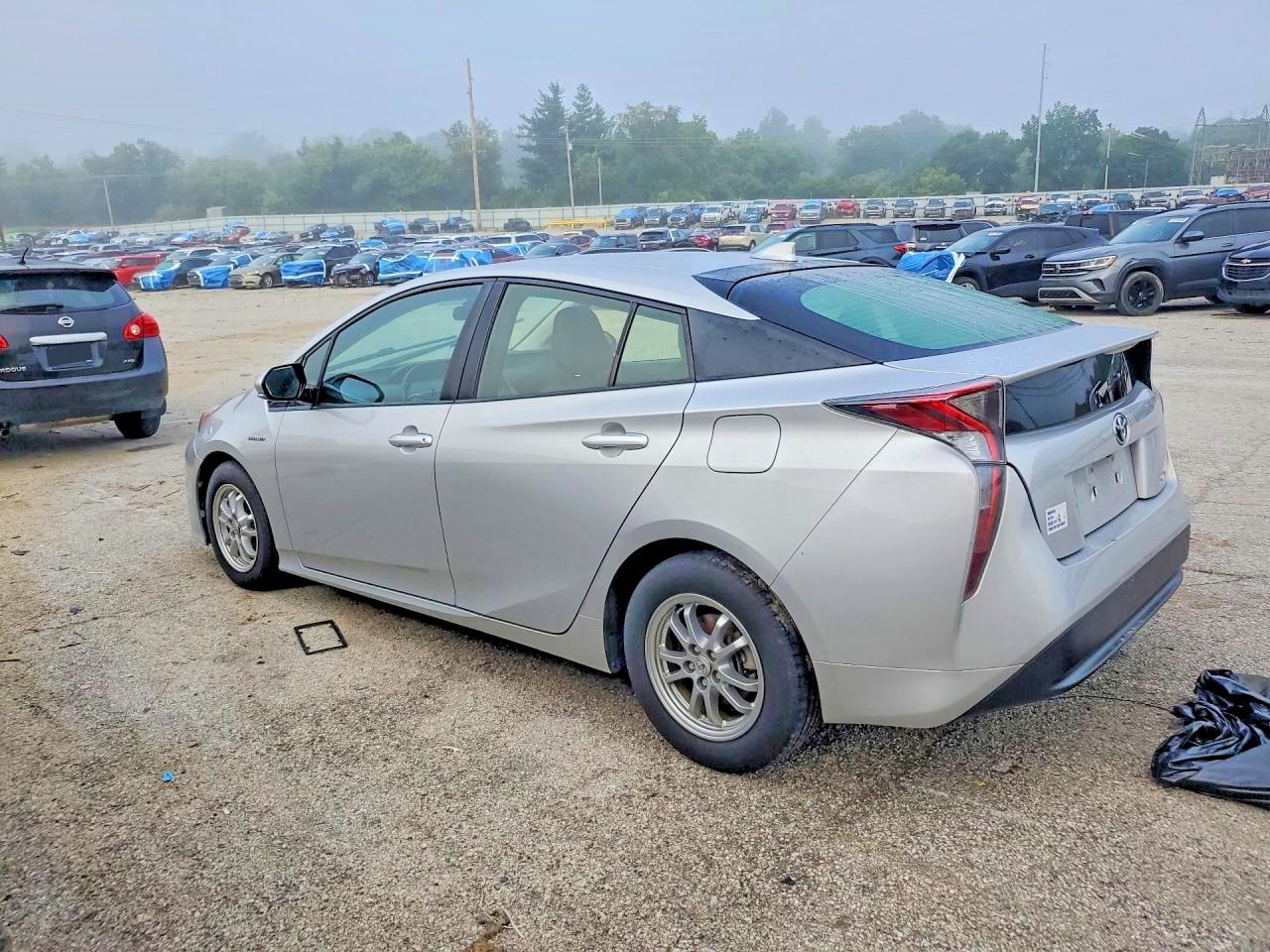 2016 TOYOTA PRIUS