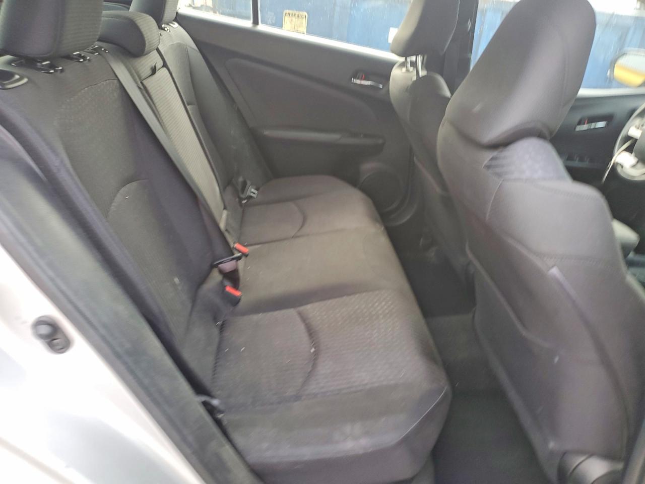 2016 TOYOTA PRIUS