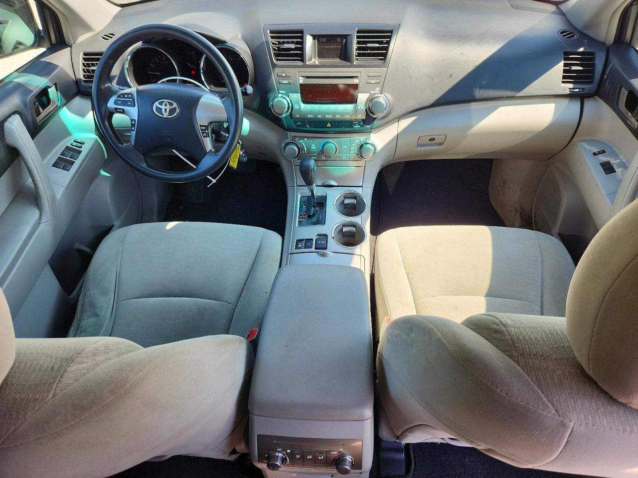 2011 TOYOTA HIGHLANDER