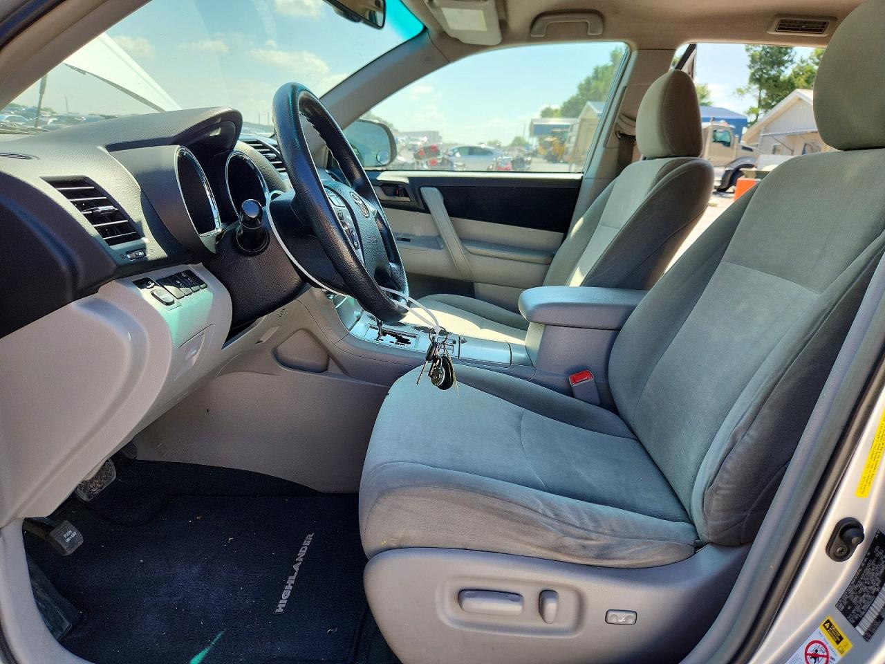 2011 TOYOTA HIGHLANDER