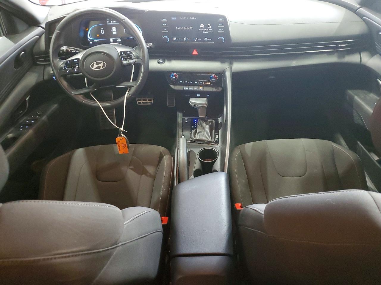 2025 HYUNDAI ELANTRA