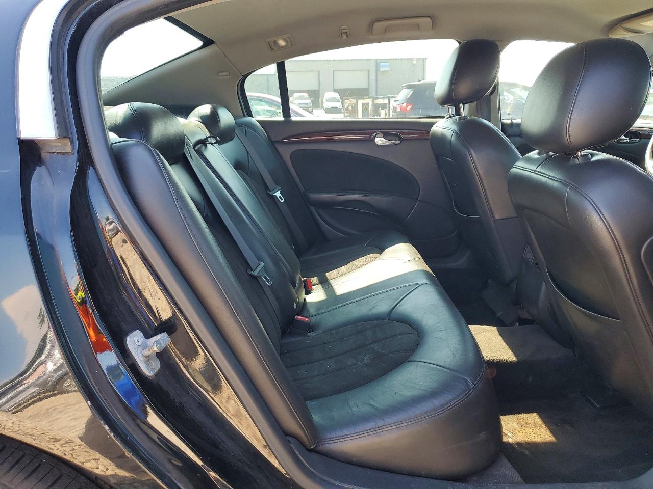 2010 BUICK LUCERNE