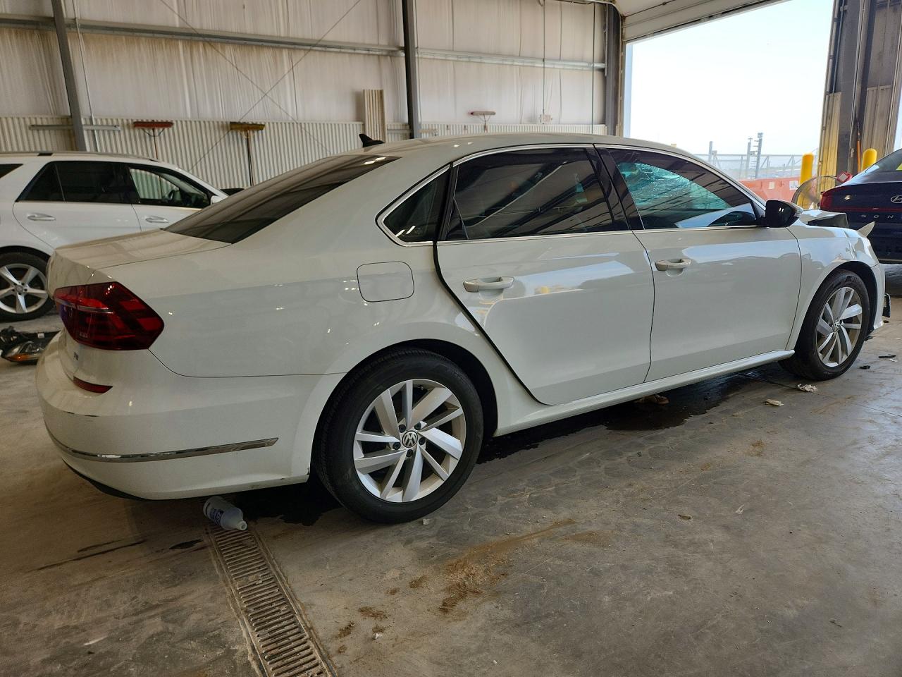 2018 VOLKSWAGEN PASSAT